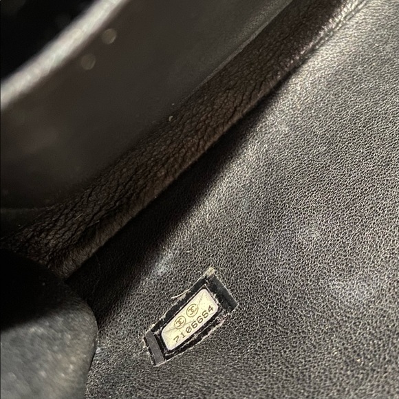 Chanel classic Clutch bag . Pre loved . Authentic. Black patent leath… - Picture 6 of 8